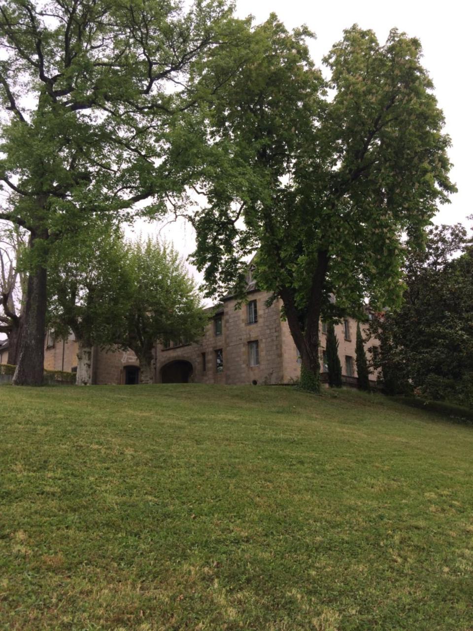 Hotel Chateau De Lacan Brive-la-Gaillarde Exteriör bild